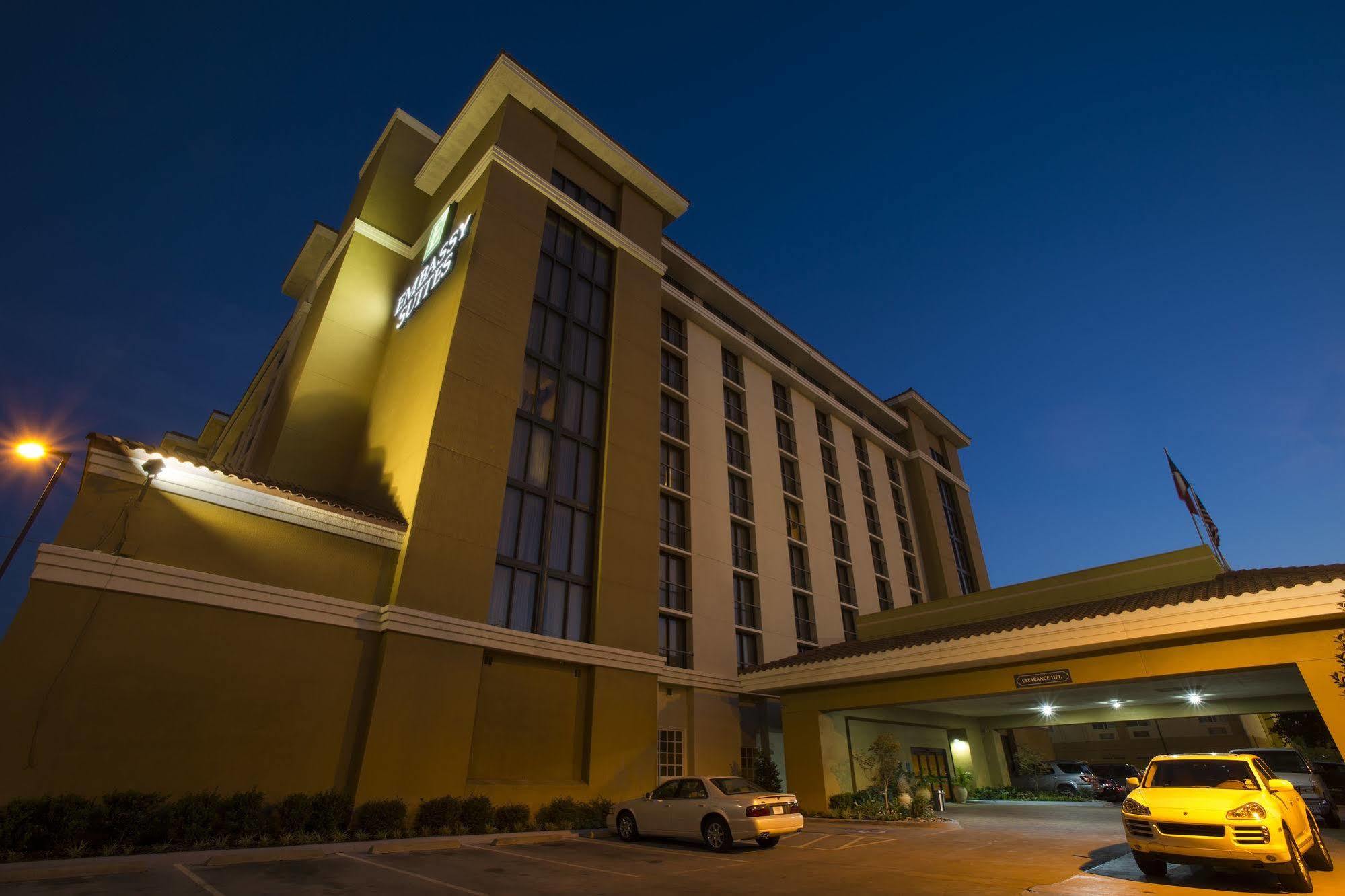 Embassy Suites Dallas - Park Central Area Exterior photo